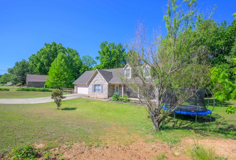 323 LAXTON LN, Munford, Tennessee 38058, 4 Bedrooms Bedrooms, 7 Rooms Rooms,3 BathroomsBathrooms,Residential,For Sale,LAXTON,10221229