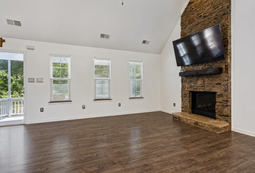 2670 SINAI DR, Mason, Tennessee 38049, 3 Bedrooms Bedrooms, 6 Rooms Rooms,2.1 BathroomsBathrooms,Residential,For Sale,SINAI,10221232