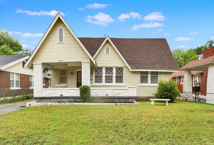 1253 BARKSDALE ST, Memphis, Tennessee 38114, 3 Bedrooms Bedrooms, 6 Rooms Rooms,2 BathroomsBathrooms,Residential,For Sale,BARKSDALE,10221239
