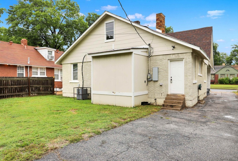 1253 BARKSDALE ST, Memphis, Tennessee 38114, 3 Bedrooms Bedrooms, 6 Rooms Rooms,2 BathroomsBathrooms,Residential,For Sale,BARKSDALE,10221239