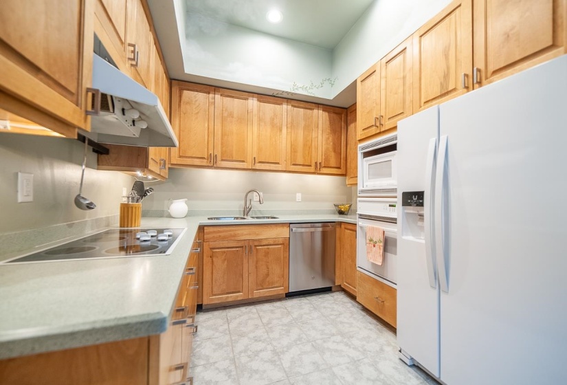 728 EVENTIDE DR, Memphis, Tennessee 38120, 3 Bedrooms Bedrooms, 7 Rooms Rooms,2.1 BathroomsBathrooms,Residential,For Sale,EVENTIDE,10221246