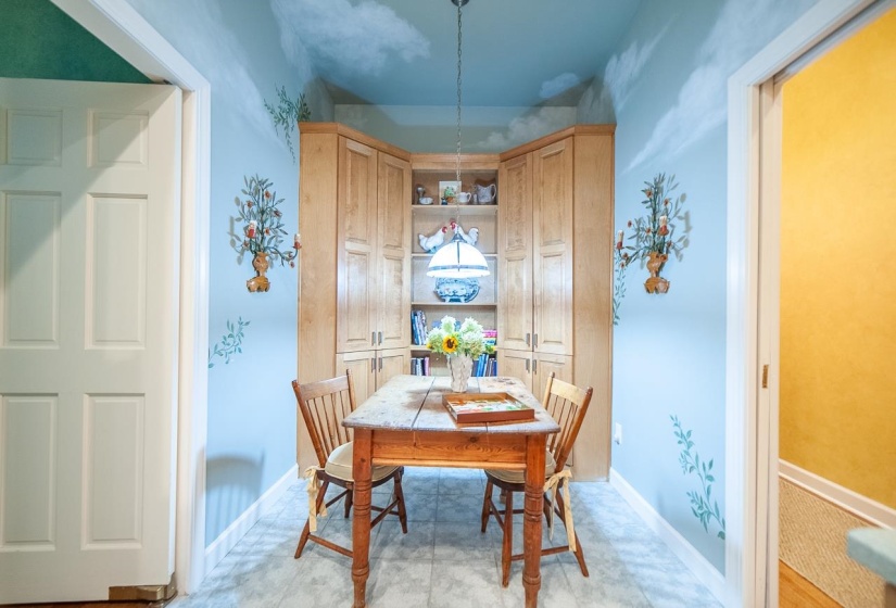 728 EVENTIDE DR, Memphis, Tennessee 38120, 3 Bedrooms Bedrooms, 7 Rooms Rooms,2.1 BathroomsBathrooms,Residential,For Sale,EVENTIDE,10221246