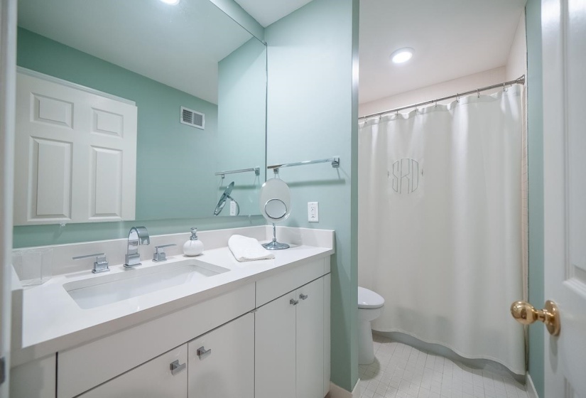 728 EVENTIDE DR, Memphis, Tennessee 38120, 3 Bedrooms Bedrooms, 7 Rooms Rooms,2.1 BathroomsBathrooms,Residential,For Sale,EVENTIDE,10221246