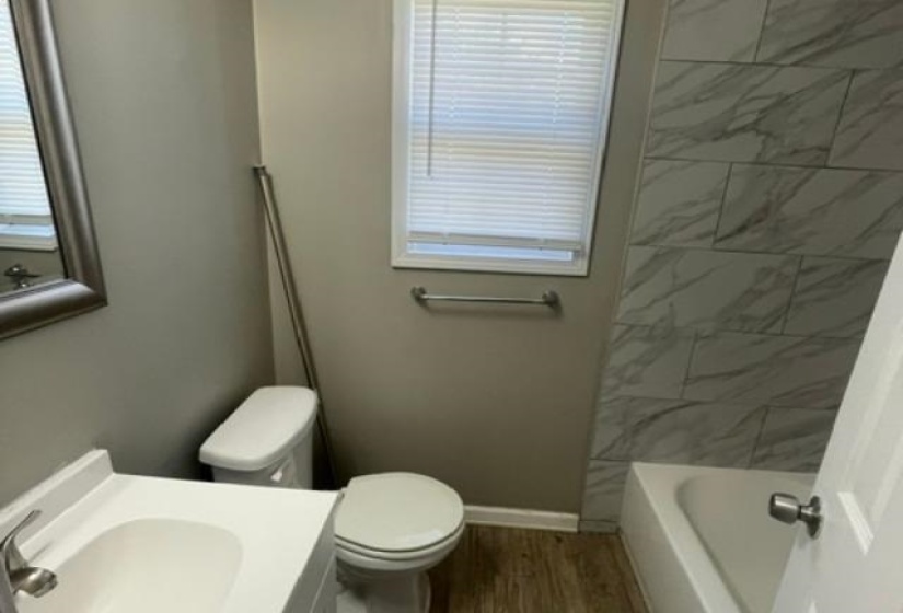 1572 HANAUER ST, Memphis, Tennessee 38109-1540, 1 Bedroom Bedrooms, 4 Room Rooms,1 BathroomBathrooms,Rental Properties,For Sale,HANAUER,0,10221250
