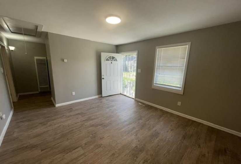 1572 HANAUER ST, Memphis, Tennessee 38109-1540, 1 Bedroom Bedrooms, 4 Room Rooms,1 BathroomBathrooms,Rental Properties,For Sale,HANAUER,0,10221250