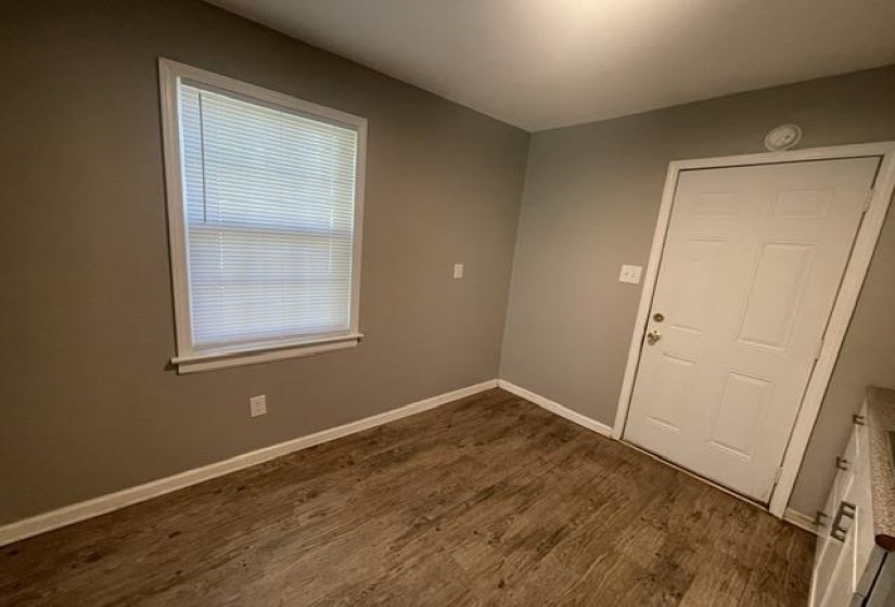 1572 HANAUER ST, Memphis, Tennessee 38109-1540, 1 Bedroom Bedrooms, 4 Room Rooms,1 BathroomBathrooms,Rental Properties,For Sale,HANAUER,0,10221250