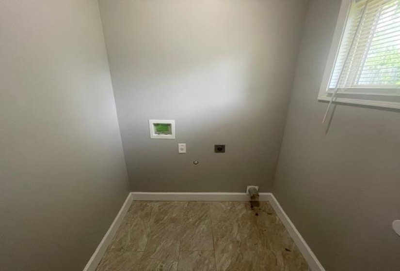 1778 EVELYN AVE, Memphis, Tennessee 38114-1612, 3 Bedroom Bedrooms, 7 Room Rooms,2 BathroomBathrooms,Rental Properties,For Sale,EVELYN,0,10221253
