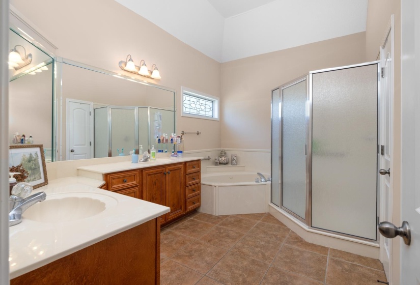 8777 BRUNSWICK FARMS DR, Bartlett, Tennessee 38002, 5 Bedroom Bedrooms, 8 Room Rooms,4 BathroomBathrooms,Residential,For Sale,BRUNSWICK FARMS,0,10221249