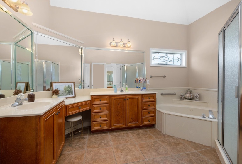 8777 BRUNSWICK FARMS DR, Bartlett, Tennessee 38002, 5 Bedroom Bedrooms, 8 Room Rooms,4 BathroomBathrooms,Residential,For Sale,BRUNSWICK FARMS,0,10221249