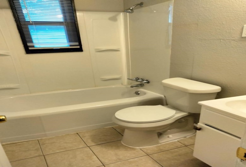 2797 MONTAGUE AVE, Memphis, Tennessee 38114, 3 Bedroom Bedrooms, 6 Room Rooms,2.2 BathroomBathrooms,Residential,For Sale,MONTAGUE,0,10221251