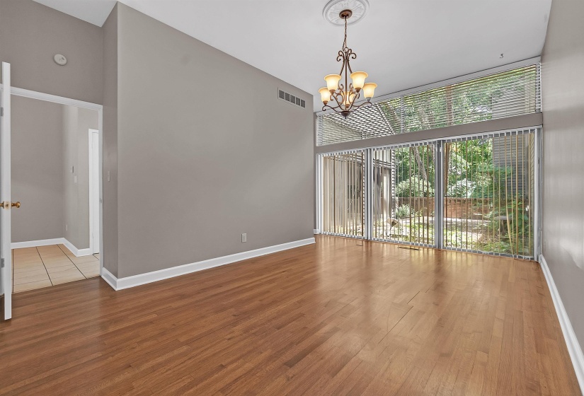 716 EVENTIDE DR, Memphis, Tennessee 38120, 4 Bedroom Bedrooms, 5 Room Rooms,2.1 BathroomBathrooms,Residential,For Sale,EVENTIDE,0,10221252