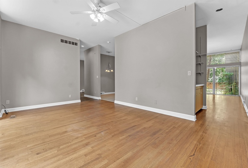 716 EVENTIDE DR, Memphis, Tennessee 38120, 4 Bedroom Bedrooms, 5 Room Rooms,2.1 BathroomBathrooms,Residential,For Sale,EVENTIDE,0,10221252