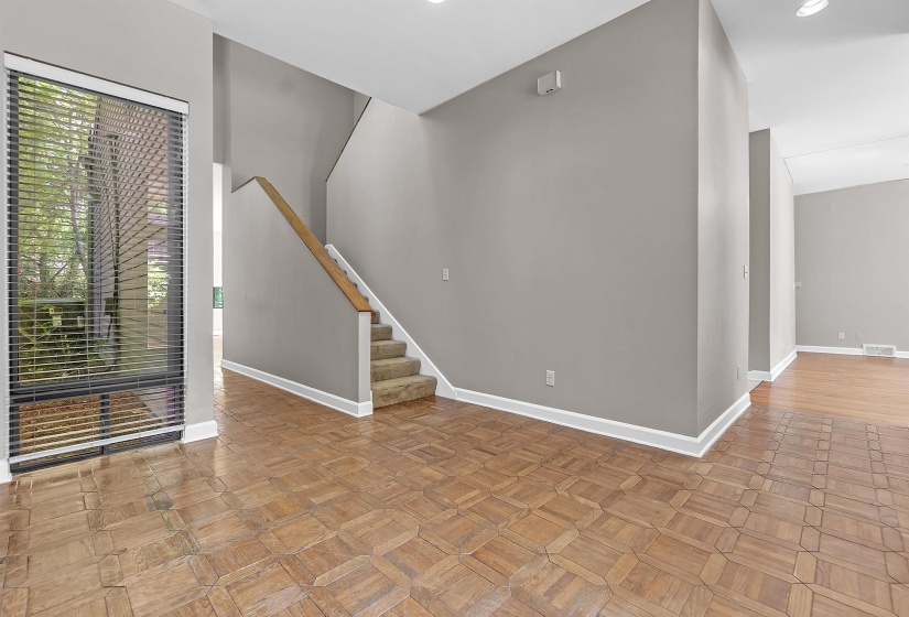 716 EVENTIDE DR, Memphis, Tennessee 38120, 4 Bedroom Bedrooms, 5 Room Rooms,2.1 BathroomBathrooms,Residential,For Sale,EVENTIDE,0,10221252
