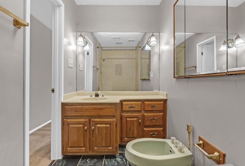 716 EVENTIDE DR, Memphis, Tennessee 38120, 4 Bedroom Bedrooms, 5 Room Rooms,2.1 BathroomBathrooms,Residential,For Sale,EVENTIDE,0,10221252