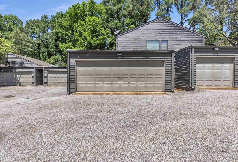 716 EVENTIDE DR, Memphis, Tennessee 38120, 4 Bedroom Bedrooms, 5 Room Rooms,2.1 BathroomBathrooms,Residential,For Sale,EVENTIDE,0,10221252