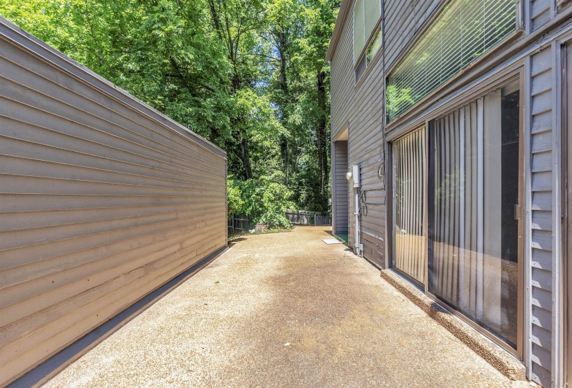 716 EVENTIDE DR, Memphis, Tennessee 38120, 4 Bedroom Bedrooms, 5 Room Rooms,2.1 BathroomBathrooms,Residential,For Sale,EVENTIDE,0,10221252
