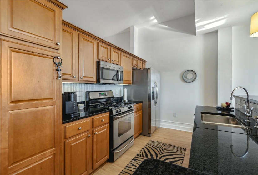 648 RIVERSIDE DR, Memphis, Tennessee 38103, 1 Bedroom Bedrooms, 3 Room Rooms,1 BathroomBathrooms,Residential,For Sale,RIVERSIDE,0,10221270