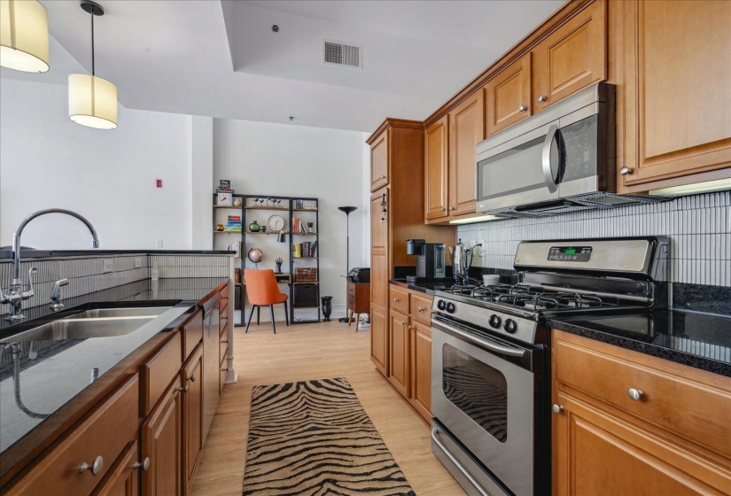 648 RIVERSIDE DR, Memphis, Tennessee 38103, 1 Bedroom Bedrooms, 3 Room Rooms,1 BathroomBathrooms,Residential,For Sale,RIVERSIDE,0,10221270