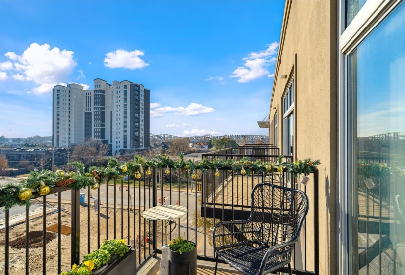 648 RIVERSIDE DR, Memphis, Tennessee 38103, 1 Bedroom Bedrooms, 3 Room Rooms,1 BathroomBathrooms,Residential,For Sale,RIVERSIDE,0,10221270