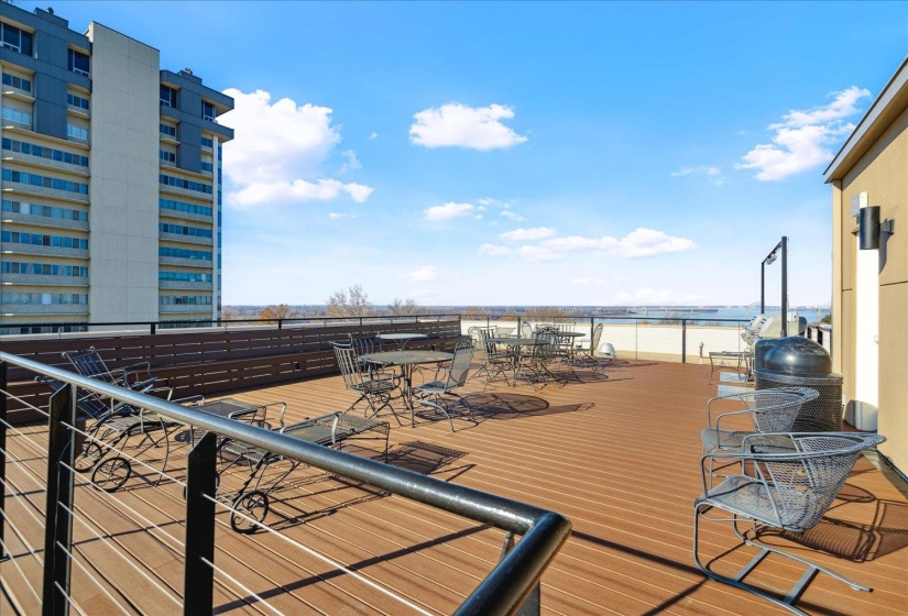 648 RIVERSIDE DR, Memphis, Tennessee 38103, 1 Bedroom Bedrooms, 3 Room Rooms,1 BathroomBathrooms,Residential,For Sale,RIVERSIDE,0,10221270