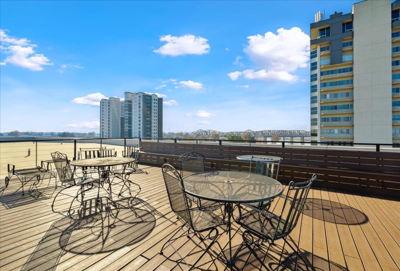 648 RIVERSIDE DR, Memphis, Tennessee 38103, 1 Bedroom Bedrooms, 3 Room Rooms,1 BathroomBathrooms,Residential,For Sale,RIVERSIDE,0,10221270