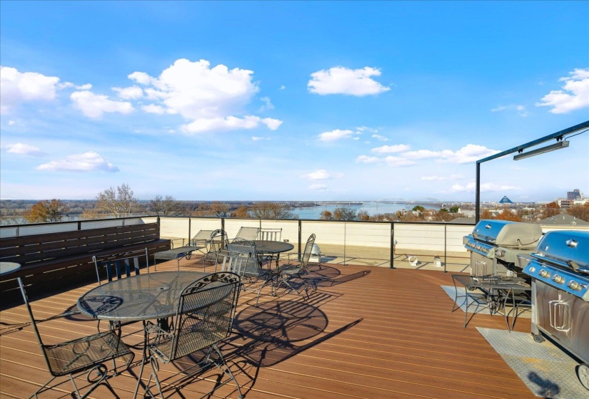 648 RIVERSIDE DR, Memphis, Tennessee 38103, 1 Bedroom Bedrooms, 3 Room Rooms,1 BathroomBathrooms,Residential,For Sale,RIVERSIDE,0,10221270