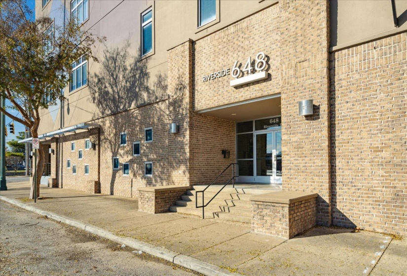 648 RIVERSIDE DR, Memphis, Tennessee 38103, 1 Bedroom Bedrooms, 3 Room Rooms,1 BathroomBathrooms,Residential,For Sale,RIVERSIDE,0,10221270