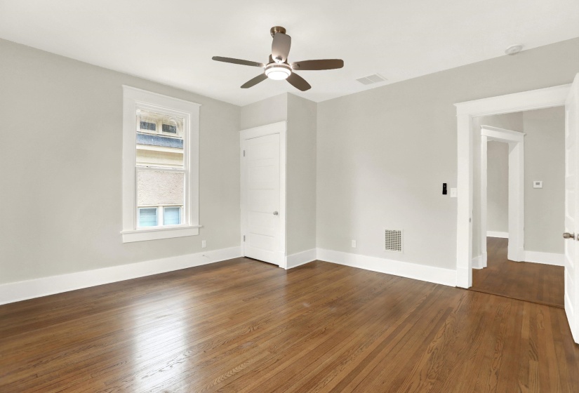 1619 EASTMORELAND AVE, Memphis, Tennessee 38104, 4 Bedroom Bedrooms, 8 Room Rooms,2.1 BathroomBathrooms,Residential,For Sale,EASTMORELAND,0,10221279