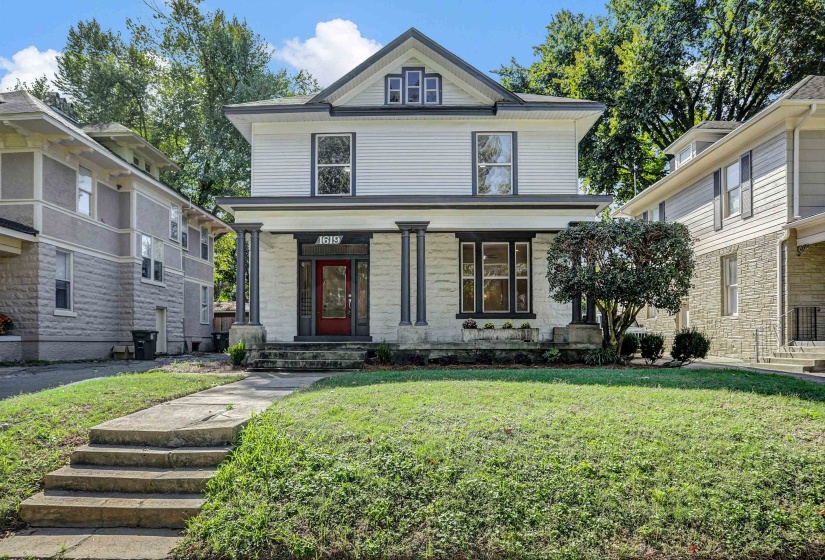 1619 EASTMORELAND AVE, Memphis, Tennessee 38104, 4 Bedroom Bedrooms, 8 Room Rooms,2.1 BathroomBathrooms,Residential,For Sale,EASTMORELAND,0,10221279