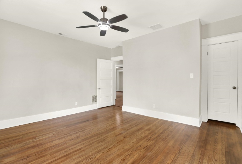 1619 EASTMORELAND AVE, Memphis, Tennessee 38104, 4 Bedroom Bedrooms, 8 Room Rooms,2.1 BathroomBathrooms,Residential,For Sale,EASTMORELAND,0,10221279