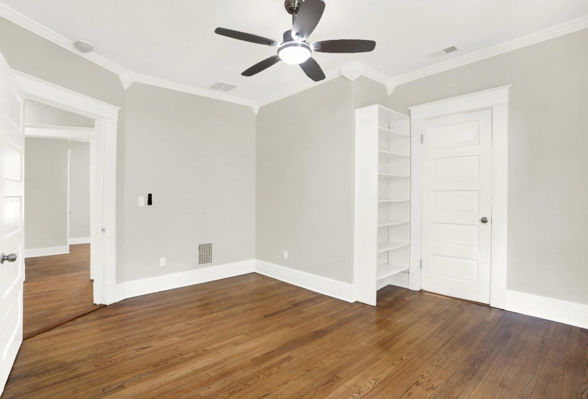 1619 EASTMORELAND AVE, Memphis, Tennessee 38104, 4 Bedroom Bedrooms, 8 Room Rooms,2.1 BathroomBathrooms,Residential,For Sale,EASTMORELAND,0,10221279