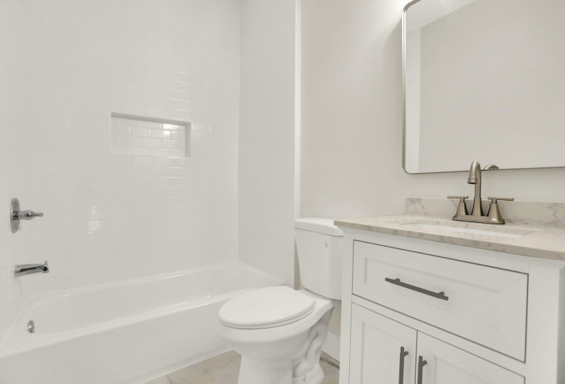 1619 EASTMORELAND AVE, Memphis, Tennessee 38104, 4 Bedroom Bedrooms, 8 Room Rooms,2.1 BathroomBathrooms,Residential,For Sale,EASTMORELAND,0,10221279