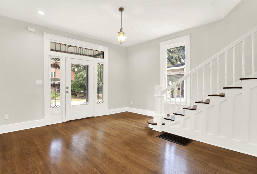 1619 EASTMORELAND AVE, Memphis, Tennessee 38104, 4 Bedroom Bedrooms, 8 Room Rooms,2.1 BathroomBathrooms,Residential,For Sale,EASTMORELAND,0,10221279