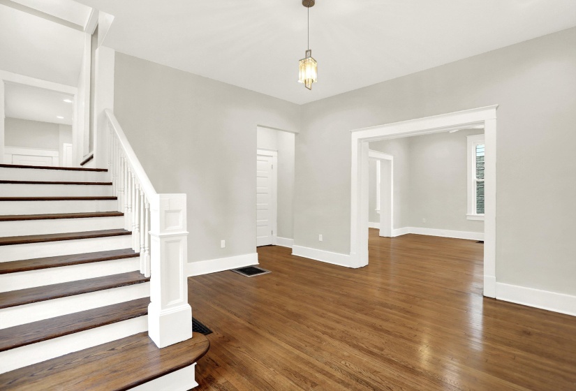 1619 EASTMORELAND AVE, Memphis, Tennessee 38104, 4 Bedroom Bedrooms, 8 Room Rooms,2.1 BathroomBathrooms,Residential,For Sale,EASTMORELAND,0,10221279