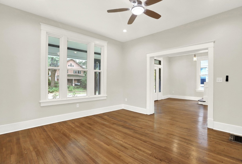 1619 EASTMORELAND AVE, Memphis, Tennessee 38104, 4 Bedroom Bedrooms, 8 Room Rooms,2.1 BathroomBathrooms,Residential,For Sale,EASTMORELAND,0,10221279
