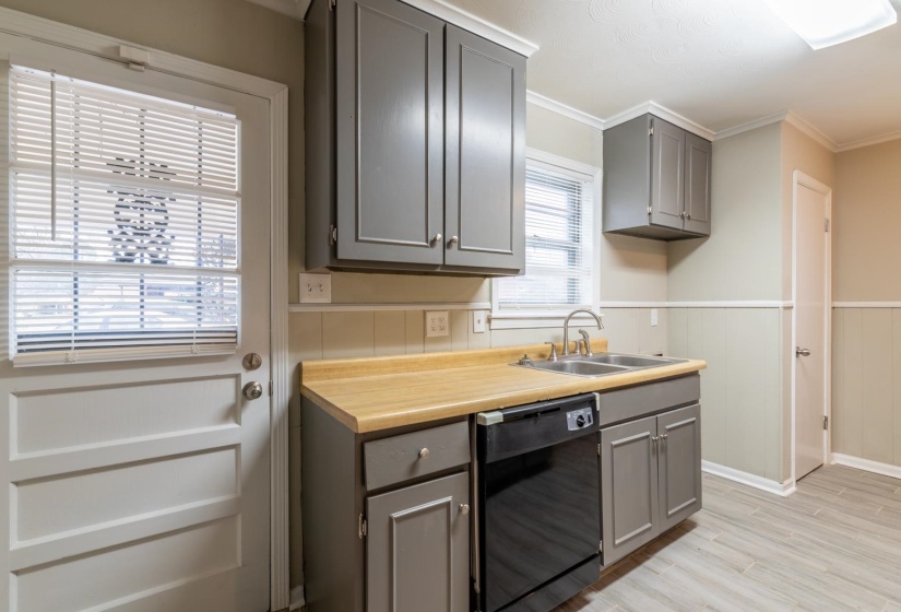 5121 GINGER CIR, Memphis, Tennessee 38118, 3 Bedrooms Bedrooms, 7 Rooms Rooms,1.1 BathroomsBathrooms,Rental Properties,For Sale,GINGER,10220372
