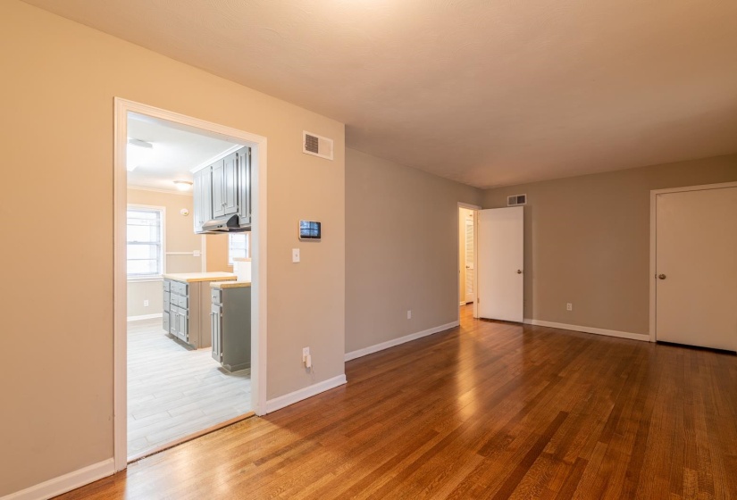 5121 GINGER CIR, Memphis, Tennessee 38118, 3 Bedrooms Bedrooms, 7 Rooms Rooms,1.1 BathroomsBathrooms,Rental Properties,For Sale,GINGER,10220372