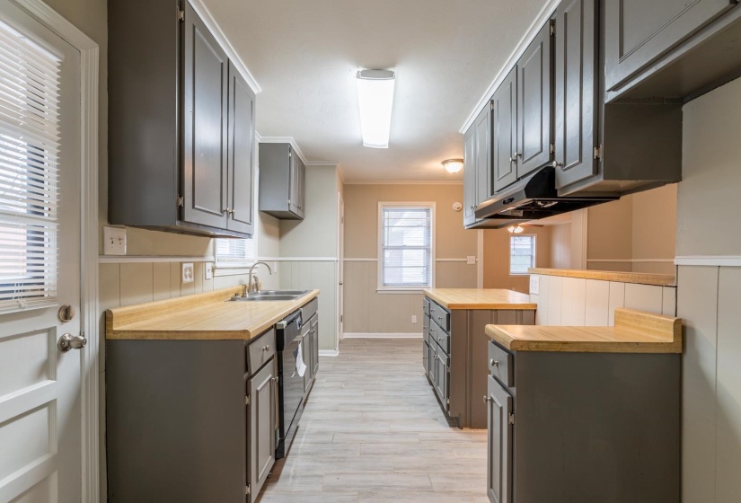 5121 GINGER CIR, Memphis, Tennessee 38118, 3 Bedrooms Bedrooms, 7 Rooms Rooms,1.1 BathroomsBathrooms,Rental Properties,For Sale,GINGER,10220372