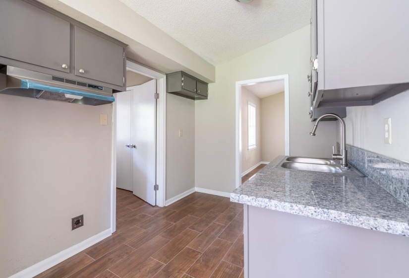 8106 ELMBROOK DR, Southaven, Mississippi 38671-4810, 2 Bedroom Bedrooms, 5 Room Rooms,0,Rental Properties,For Sale,ELMBROOK,0,10220373