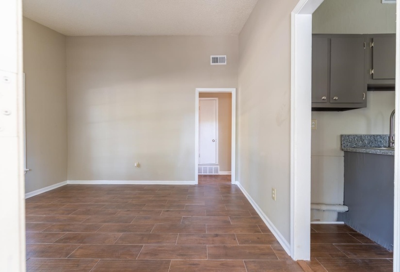 8106 ELMBROOK DR, Southaven, Mississippi 38671-4810, 2 Bedroom Bedrooms, 5 Room Rooms,0,Rental Properties,For Sale,ELMBROOK,0,10220373