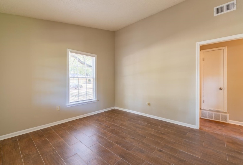8106 ELMBROOK DR, Southaven, Mississippi 38671-4810, 2 Bedroom Bedrooms, 5 Room Rooms,0,Rental Properties,For Sale,ELMBROOK,0,10220373