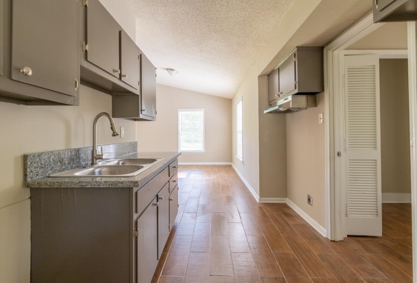 8106 ELMBROOK DR, Southaven, Mississippi 38671-4810, 2 Bedroom Bedrooms, 5 Room Rooms,0,Rental Properties,For Sale,ELMBROOK,0,10220373