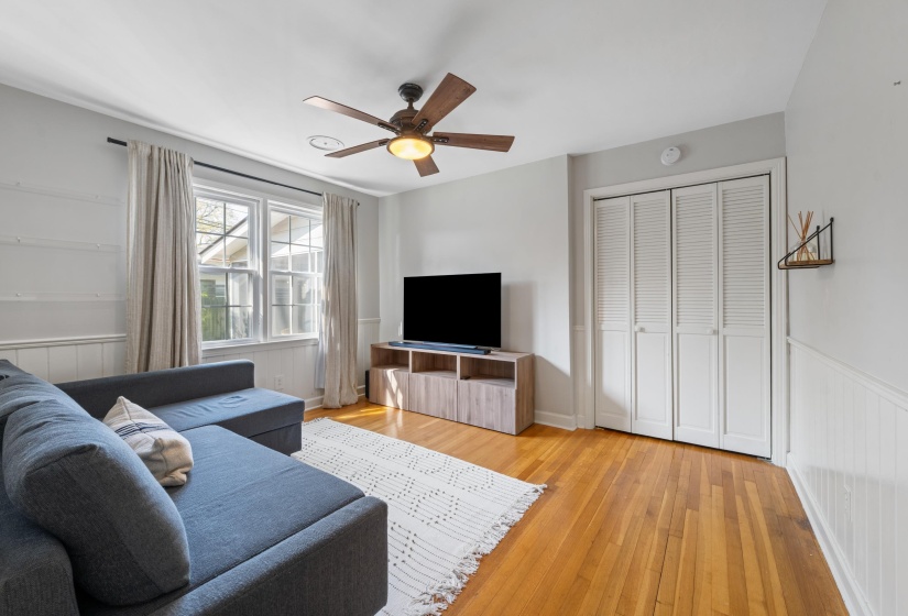 Third bedroom used as an entertainment room.