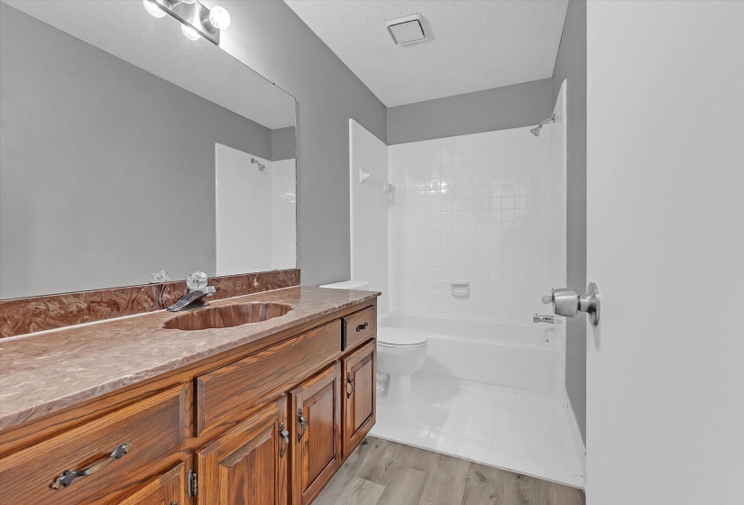 9363 GLEN BIRNIE LN, Lakeland, Tennessee 38002, 4 Bedroom Bedrooms, 7 Room Rooms,3.1 BathroomBathrooms,Residential,For Sale,GLEN BIRNIE,0,10221291