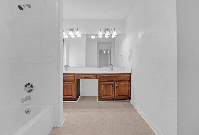 9363 GLEN BIRNIE LN, Lakeland, Tennessee 38002, 4 Bedroom Bedrooms, 7 Room Rooms,3.1 BathroomBathrooms,Residential,For Sale,GLEN BIRNIE,0,10221291