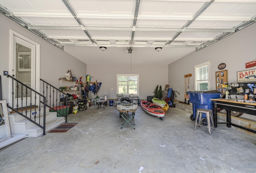 127 SYCAMORE ST, Adamsville, Tennessee 38310, 3 Bedrooms Bedrooms, 8 Rooms Rooms,2.1 BathroomsBathrooms,Residential,For Sale,SYCAMORE,10221303