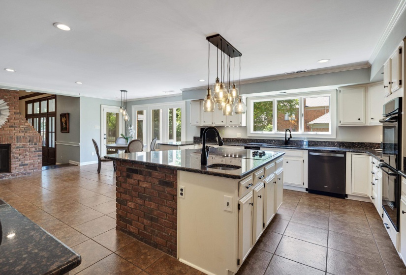 8701 MAPLE CREEK CV, Germantown, Tennessee 38139, 4 Bedrooms Bedrooms, 8 Rooms Rooms,3.1 BathroomsBathrooms,Residential,For Sale,MAPLE CREEK,10221319