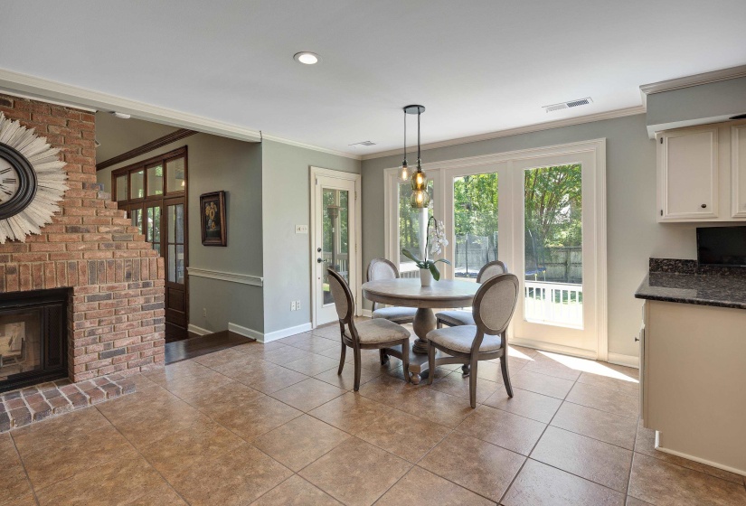 8701 MAPLE CREEK CV, Germantown, Tennessee 38139, 4 Bedrooms Bedrooms, 8 Rooms Rooms,3.1 BathroomsBathrooms,Residential,For Sale,MAPLE CREEK,10221319