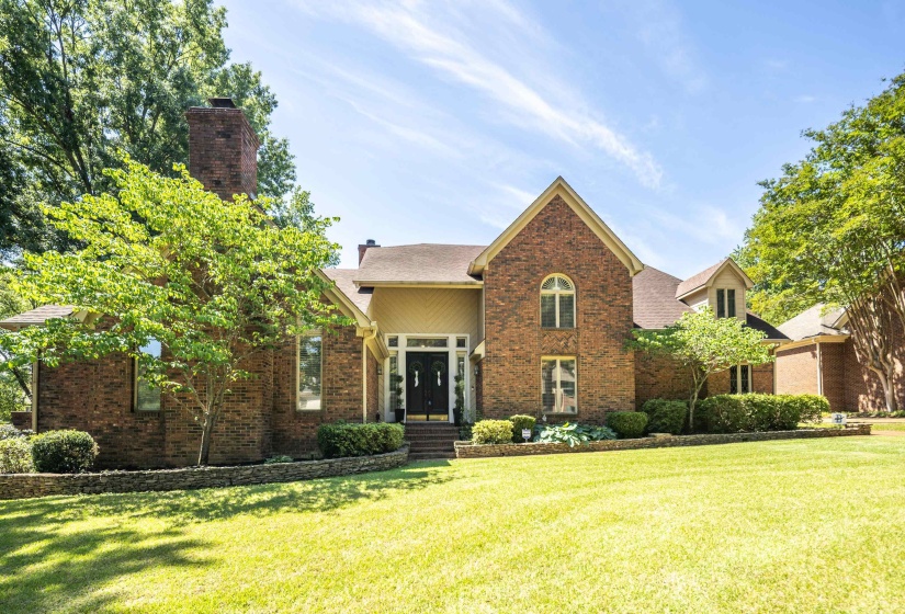 8701 MAPLE CREEK CV, Germantown, Tennessee 38139, 4 Bedrooms Bedrooms, 8 Rooms Rooms,3.1 BathroomsBathrooms,Residential,For Sale,MAPLE CREEK,10221319