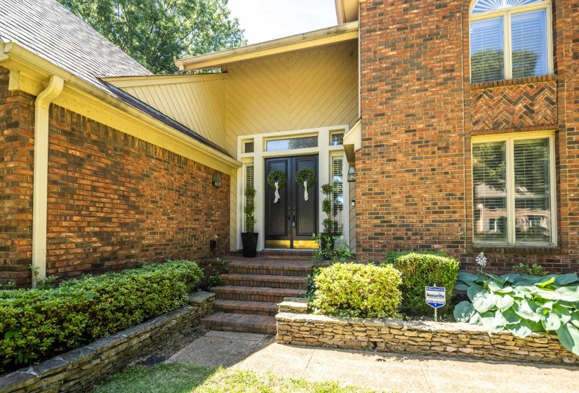 8701 MAPLE CREEK CV, Germantown, Tennessee 38139, 4 Bedrooms Bedrooms, 8 Rooms Rooms,3.1 BathroomsBathrooms,Residential,For Sale,MAPLE CREEK,10221319